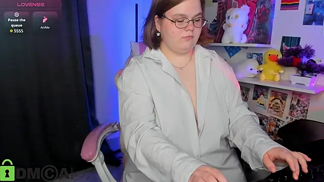 Maneela_Kennedy webcam