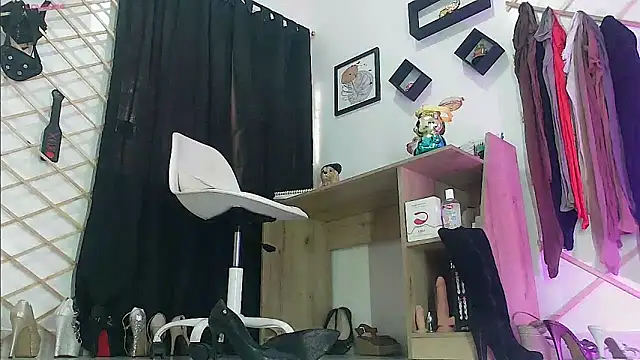 myla_sarah webcam
