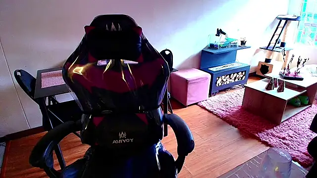 cherryy_bombshelll webcam
