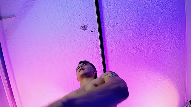 Leo_santoro webcam
