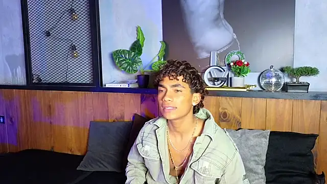 AlanCutee webcam