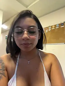 AlyssaRay webcam
