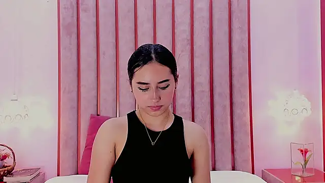 Zoe_Monrow webcam