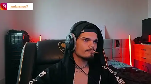 JordanShow webcam