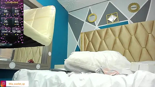 Mia_scarlet69 webcam