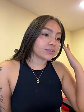 Alyha_Cortes webcam