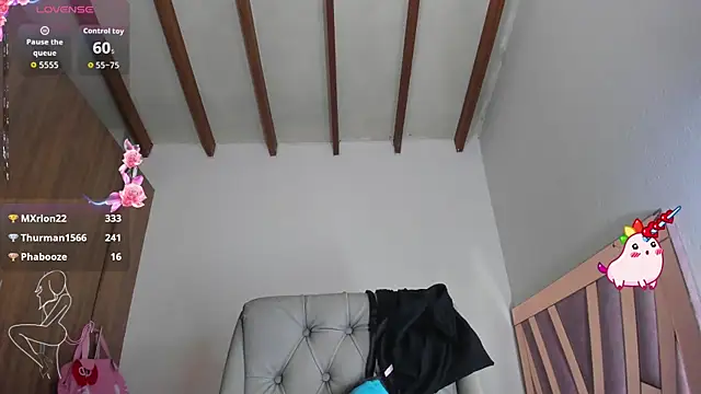 SkyeGabbyRose webcam