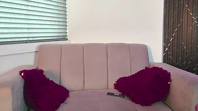 aurora_petitee webcam