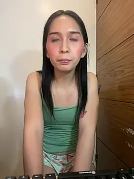 goddess_athena69 (T teen) - CUM IN PUBLIC