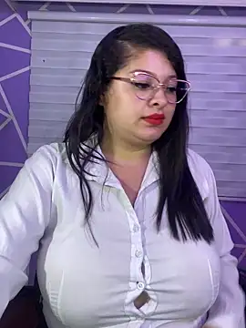 MiiaaJoness webcam