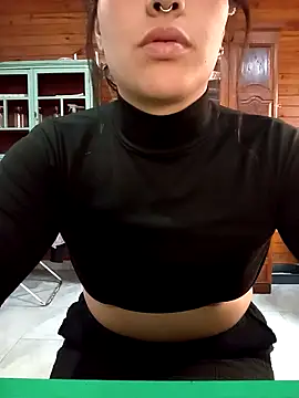 paula2422 webcam