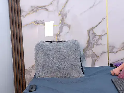 KarlaSmith__ webcam