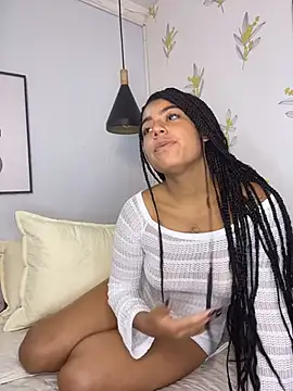 Laia_white webcam