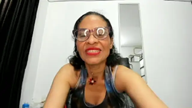 Aries_Mature webcam