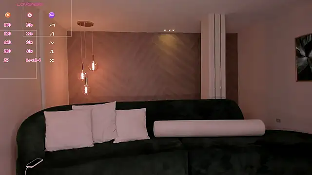 MaryLewis_ webcam
