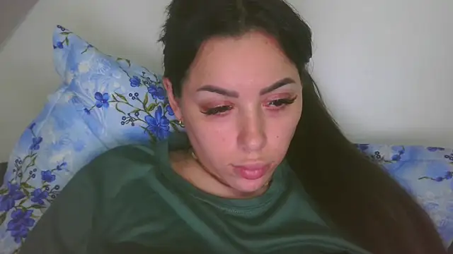 LovelyJulliette webcam