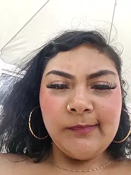 ItsEla webcam