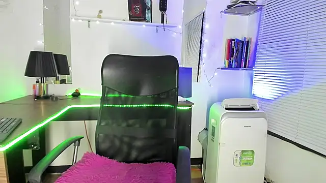 xxKamadevaxx webcam