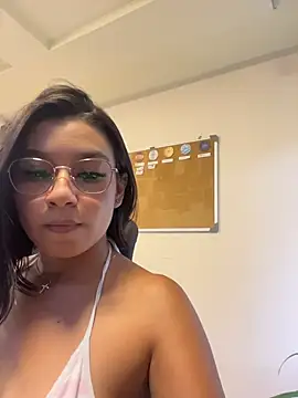 AlyssaRay webcam