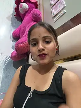 Naina11100 webcam