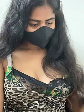 sexy-riyaa43 webcam
