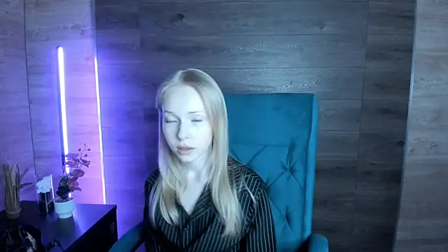 LovvieLov webcam
