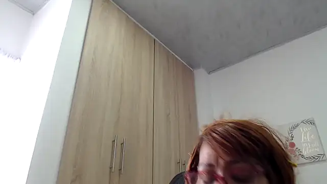 BustyMilf_ webcam