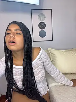 Laia_white webcam