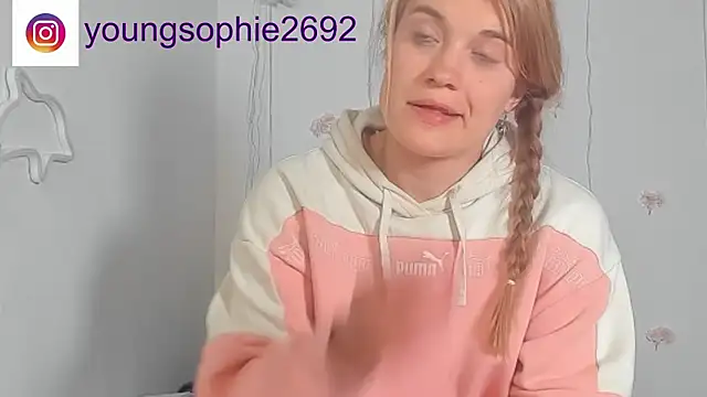 YoungSophie webcam