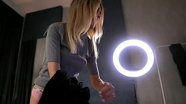 AishleyBee webcam