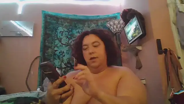 lil-gemini-hippy webcam