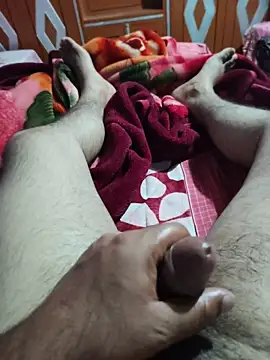 karandeep_bhagat (M young) - Nude in public