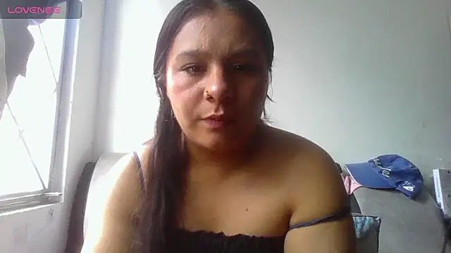 Charis_21 webcam