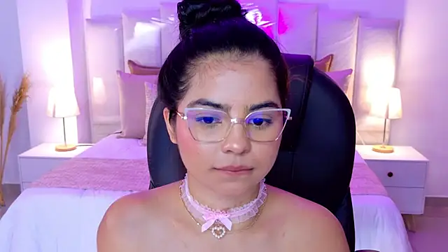Layla_Breezee webcam