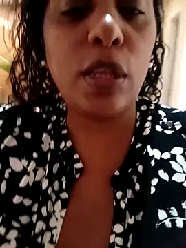 Maliaebonyfetish webcam