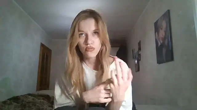 CuriousMildness webcam
