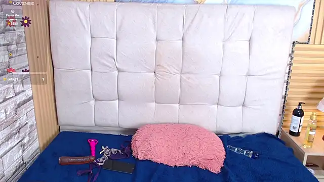 moxie_monclair webcam