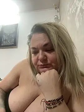 MikyVesela webcam