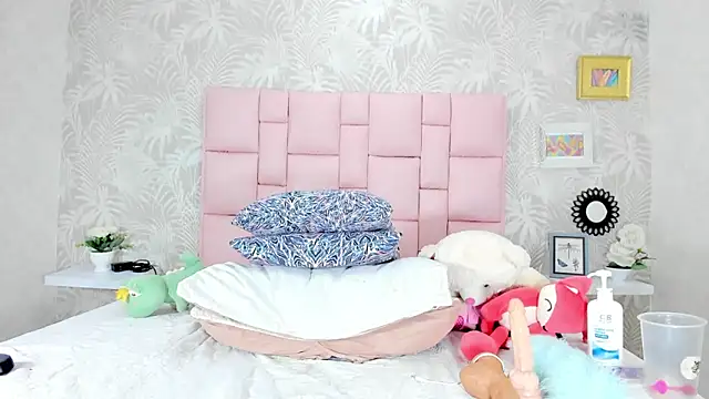 Mara_Summerr webcam