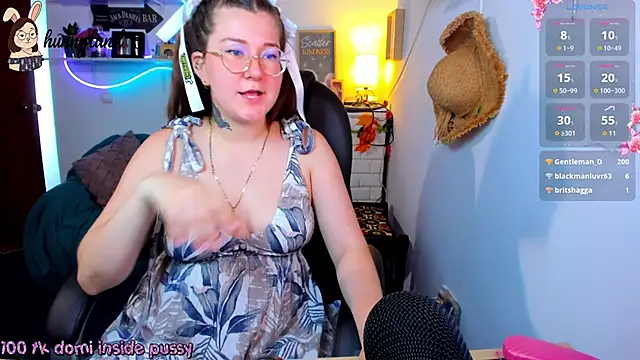 HunnyyLove webcam
