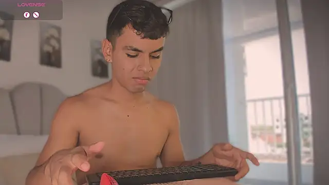 Auren_Sethian webcam