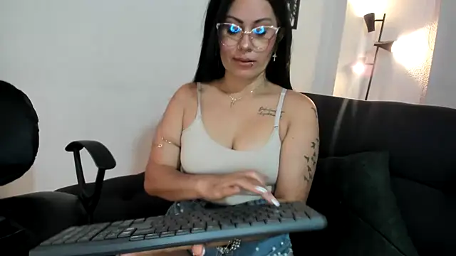 Tania_mature webcam