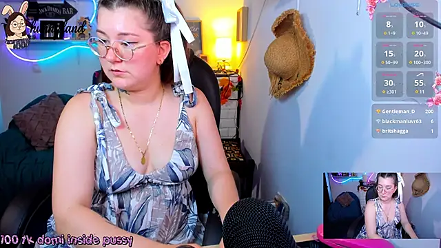 HunnyyLove webcam