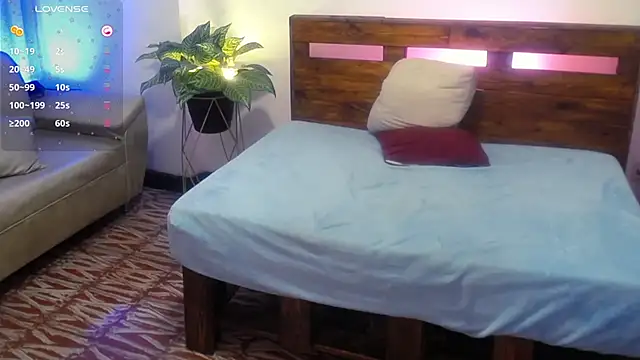 Yeseniaa25_ webcam
