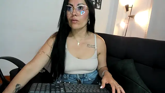 Tania_mature webcam