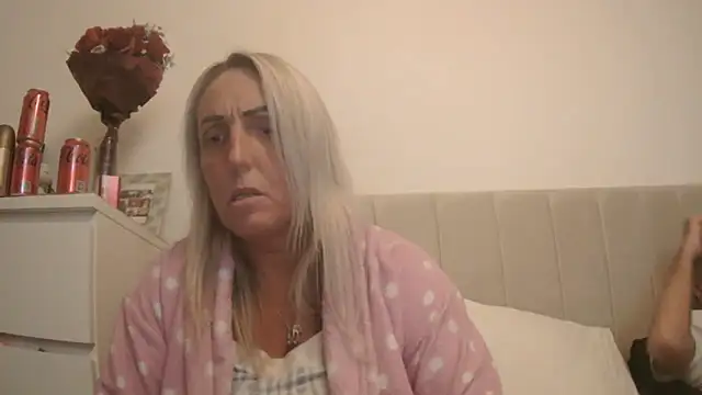 theblondecocklover webcam