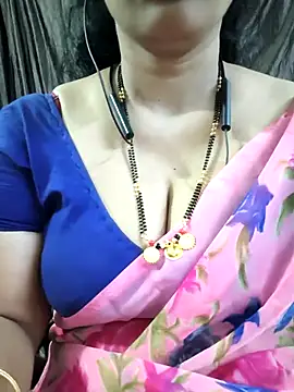 bhuvana_555 (F milf) - Ass oil massage