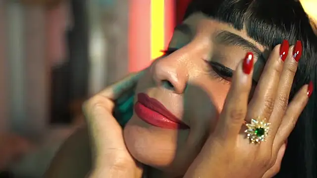 julietawinona (Ask my age) - Make me wet papi