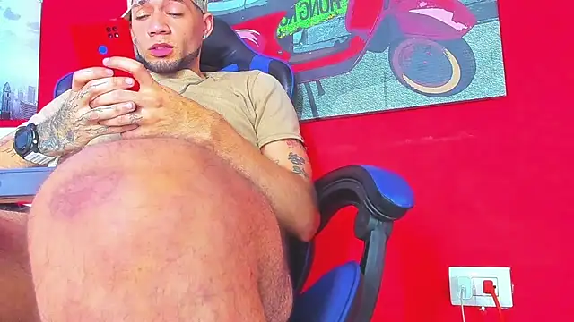 Daniel_huge22 webcam