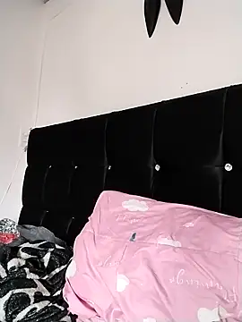 emma_purple_ webcam